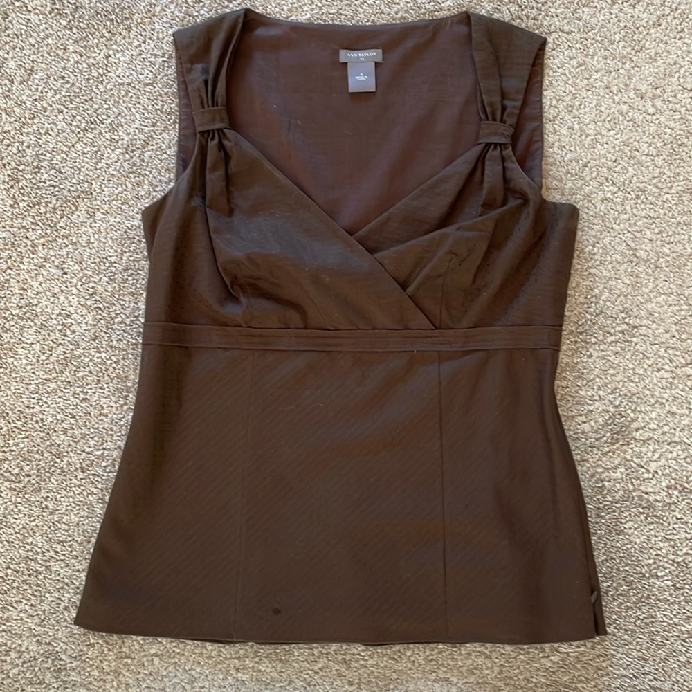 Ann Taylor size 2 lined brown blouse